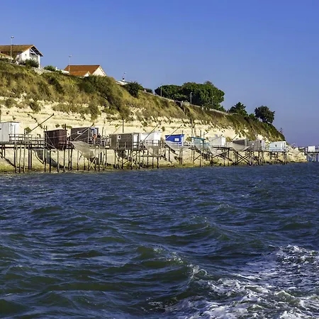 2 Pieces A Royan Avec Terrasse Et Parking Pres De La - Fr-1-494-218 Apartamento Royan