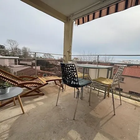 2 Pieces A Avec Terrasse Et Parking Pres De La - Fr-1-494-218 Lejlighed